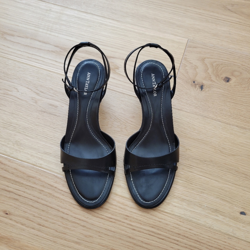 LIKE NEW ANN TAYLOR BLACK ANKLE STRAP HEEL SANDAL 6.5